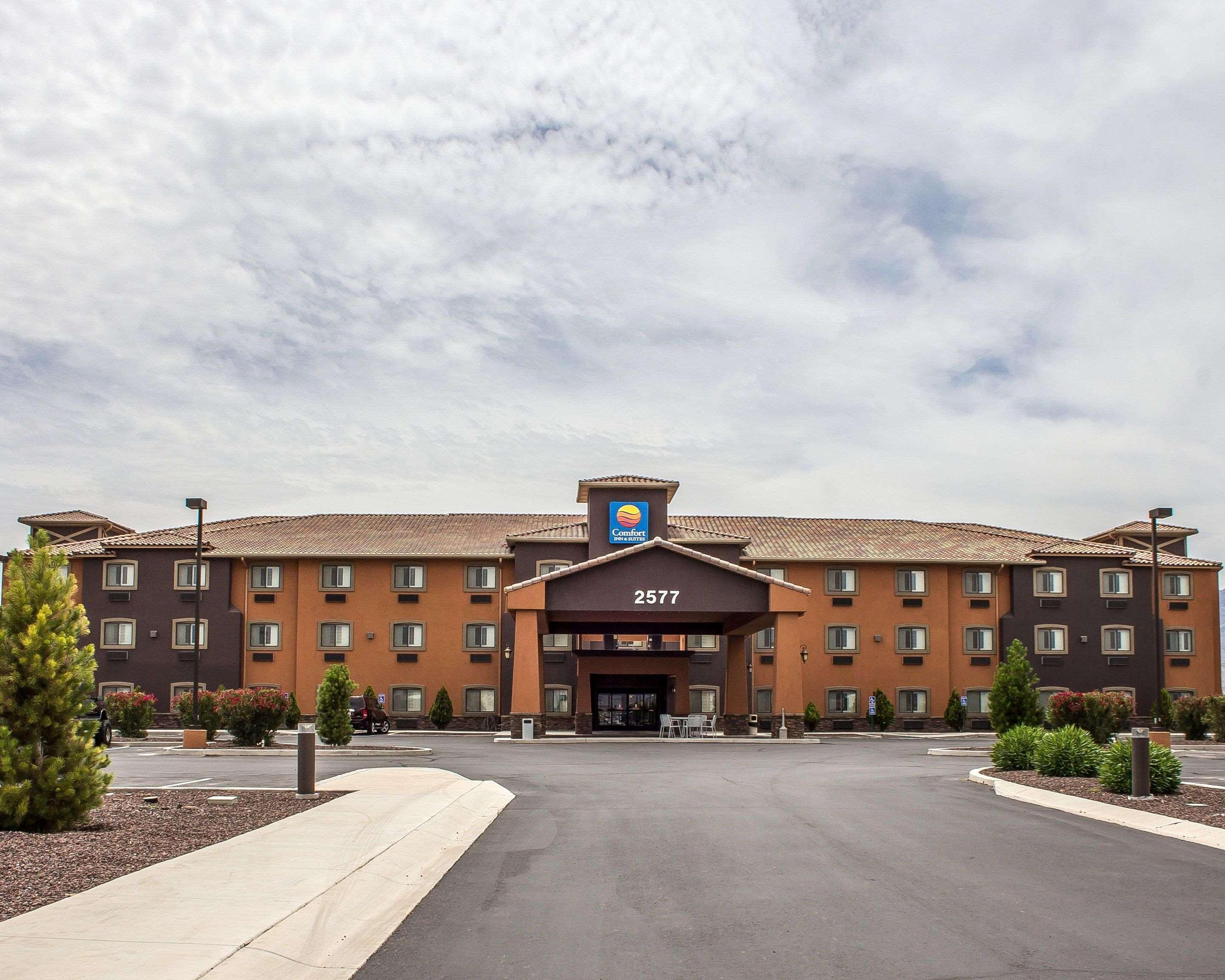 Comfort Inn And Suites Thatcher Екстериор снимка
