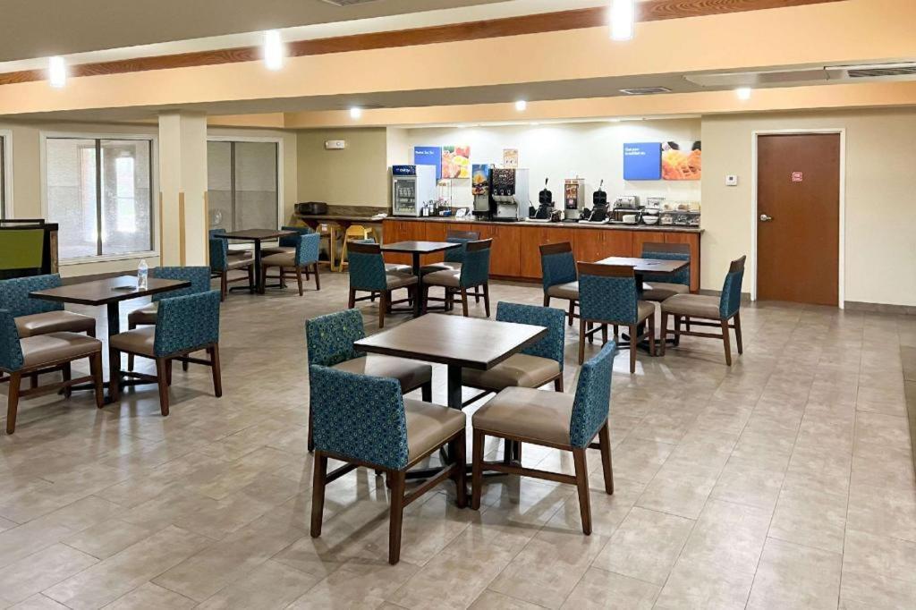 Comfort Inn And Suites Thatcher Екстериор снимка