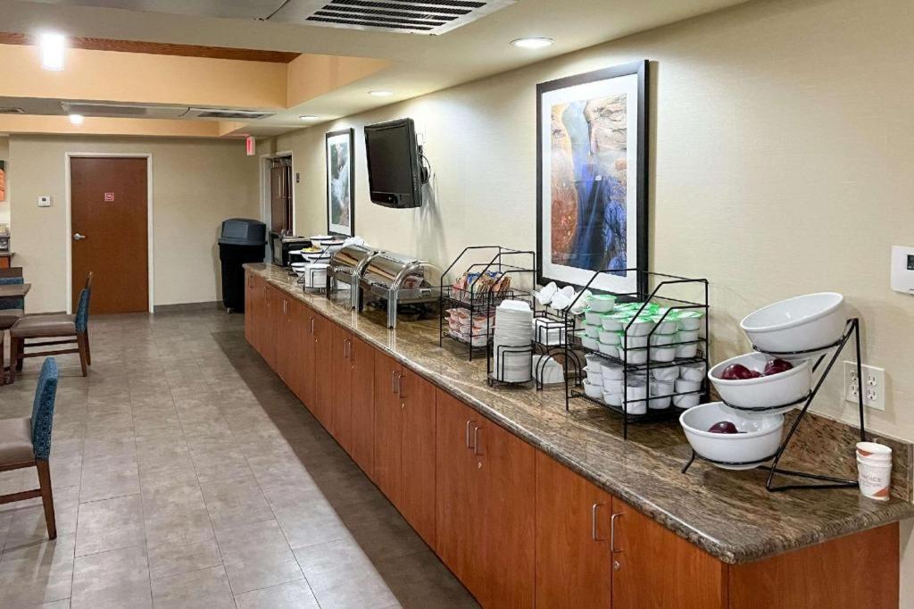 Comfort Inn And Suites Thatcher Екстериор снимка